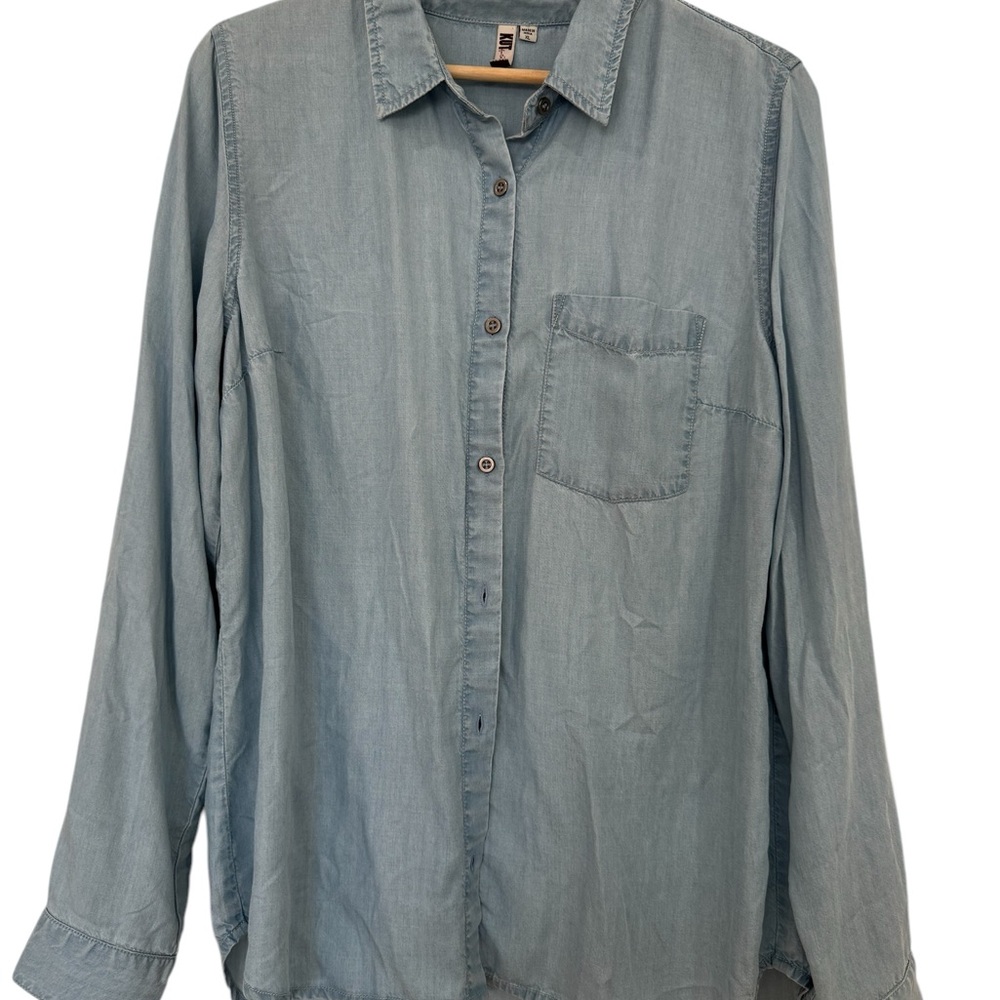 Kut From the Cloth Women's Blue Chambray Shirt